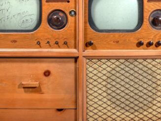 The DuMont Duoscopic TV Set: Two Shows, One Screen